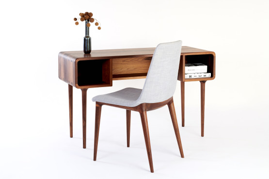 Designový psací stůl Handmade a luxusní židle Laray z masivu. Vyrobeno českou rodinnou firmou SITUS.